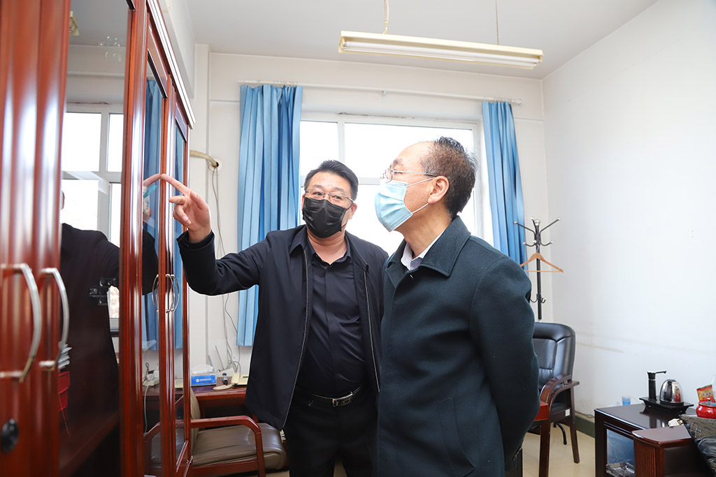 席学武赴直属单位督导检查